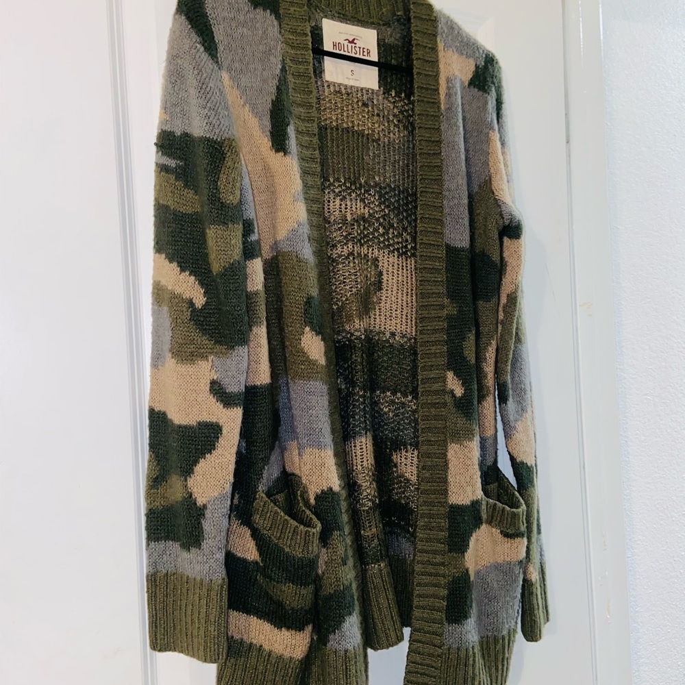 Hollister camo cardigan